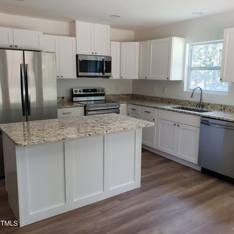 142 Marathon Lane, Fayetteville, NC 28304