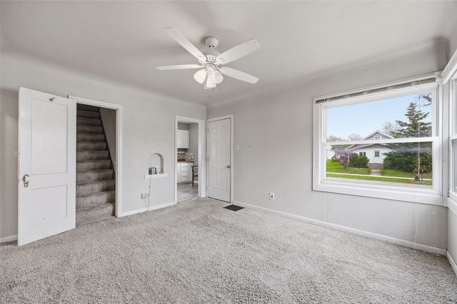 915 Center Point Road NE, Cedar Rapids, IA 52402