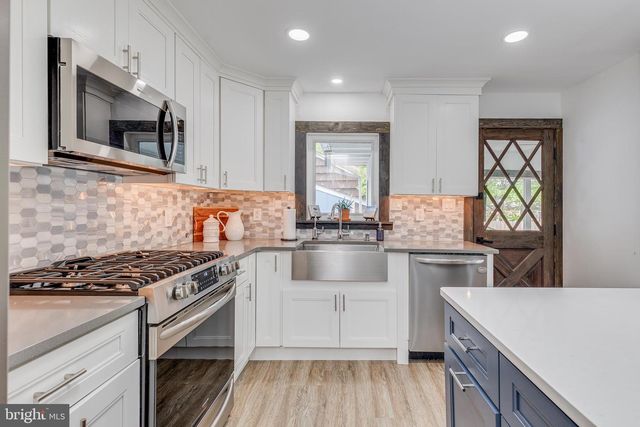 56 NEETA TRL, Medford Lakes, NJ 08055