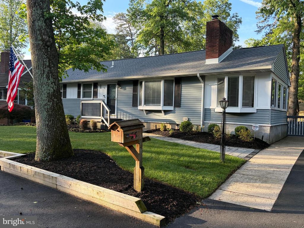 Image 2 of property listing at 56 NEETA TRL, Medford Lakes, NJ 08055