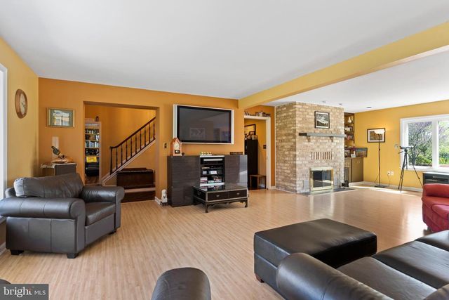 240 N OLD STONEHOUSE ROAD, Carlisle, PA 17015