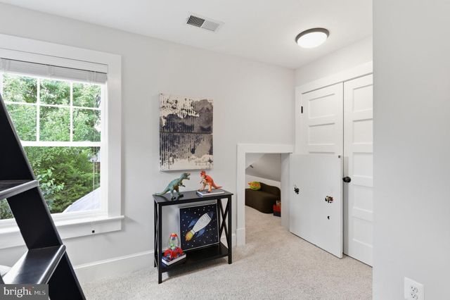 5633 5TH ST N, Arlington, VA 22205
