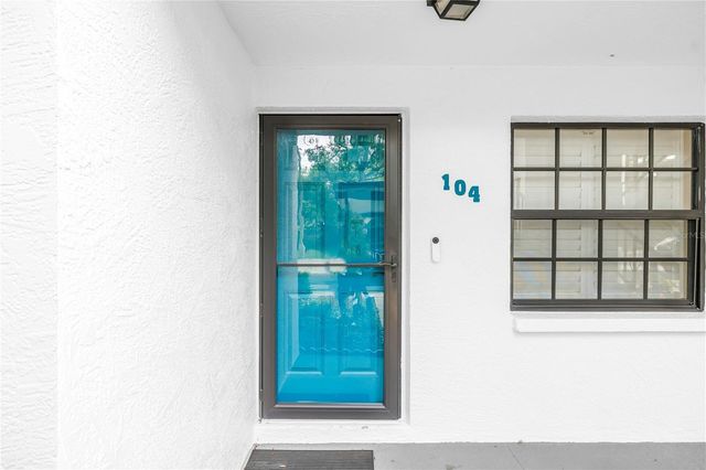 11800 PARK BOULEVARD 104, Seminole, FL 33772