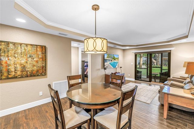 11800 PARK BOULEVARD 104, Seminole, FL 33772