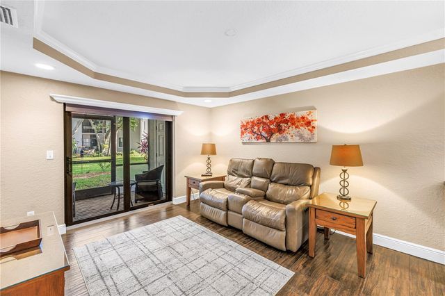 11800 PARK BOULEVARD 104, Seminole, FL 33772