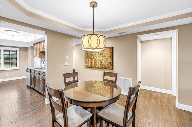 11800 PARK BOULEVARD 104, Seminole, FL 33772