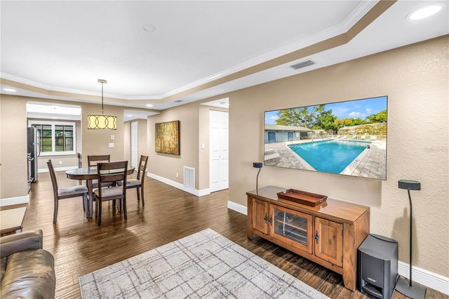 11800 PARK BOULEVARD 104, Seminole, FL 33772