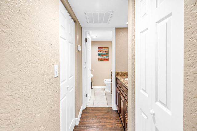 11800 PARK BOULEVARD 104, Seminole, FL 33772