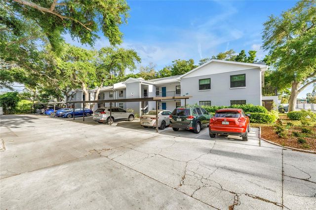 11800 PARK BOULEVARD 104, Seminole, FL 33772