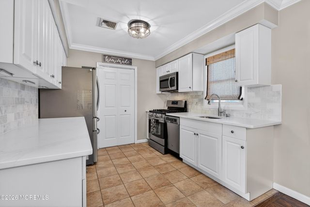 50 Maple Street, Beachwood, NJ 08722