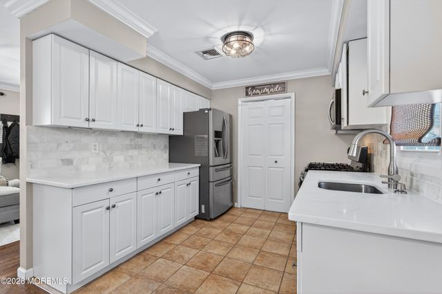 50 Maple Street, Beachwood, NJ 08722