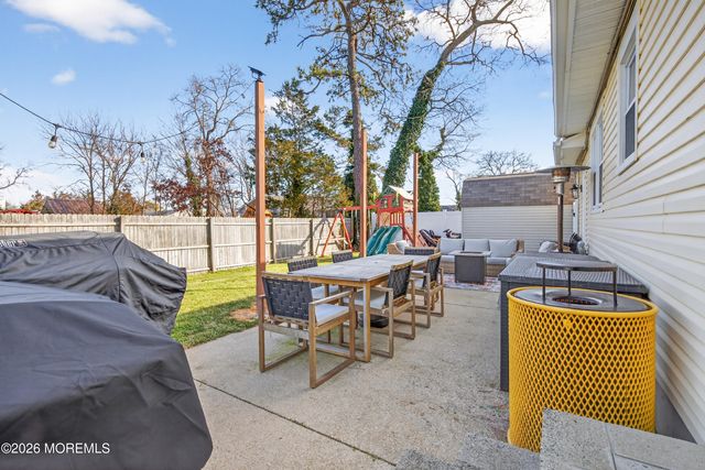 50 Maple Street, Beachwood, NJ 08722