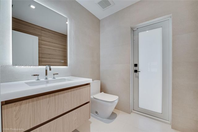 7107 SW 63rd Avenue, South Miami, FL 33143
