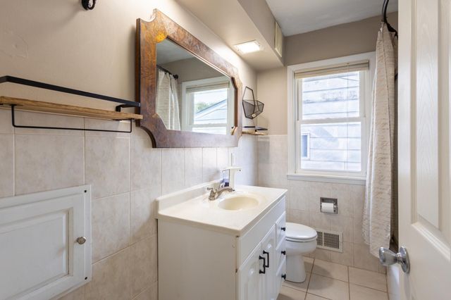 1771 Ivy Avenue E, Saint Paul, MN 55106