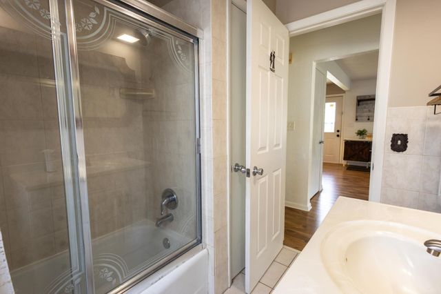 1771 Ivy Avenue E, Saint Paul, MN 55106