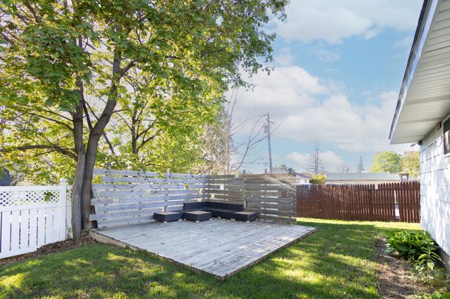 1771 Ivy Avenue E, Saint Paul, MN 55106