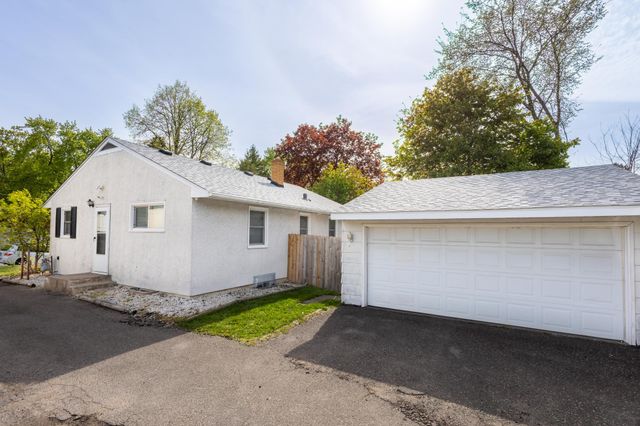1771 Ivy Avenue E, Saint Paul, MN 55106