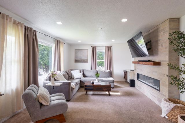 1771 Ivy Avenue E, Saint Paul, MN 55106
