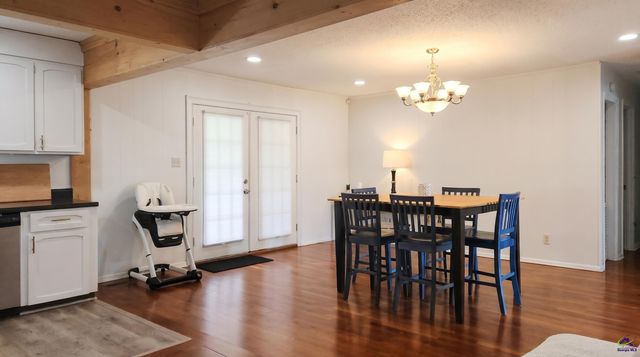 709 Meadowridge Dr, Warner Robins, GA 31093