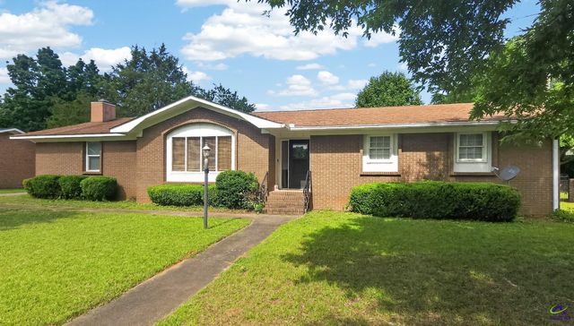 709 Meadowridge Dr, Warner Robins, GA 31093