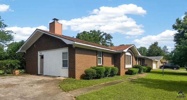 709 Meadowridge Dr, Warner Robins, GA 31093