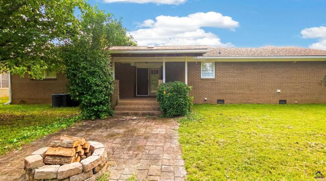 709 Meadowridge Dr, Warner Robins, GA 31093