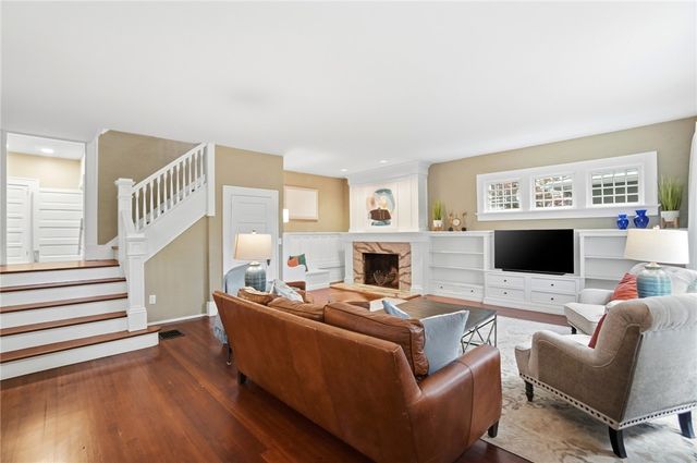 712 Oakwood Avenue, Oakwood, OH 45419