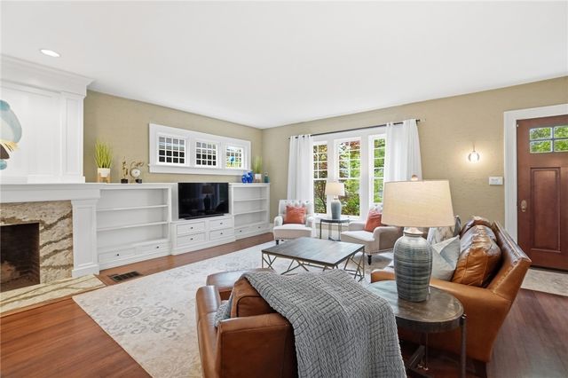 712 Oakwood Avenue, Oakwood, OH 45419