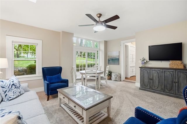 712 Oakwood Avenue, Oakwood, OH 45419