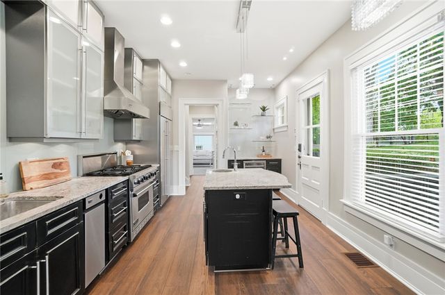 712 Oakwood Avenue, Oakwood, OH 45419