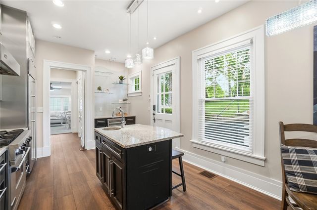 712 Oakwood Avenue, Oakwood, OH 45419