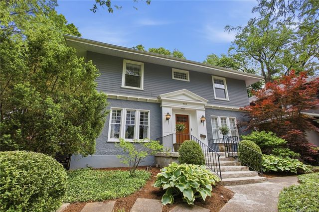 712 Oakwood Avenue, Oakwood, OH 45419
