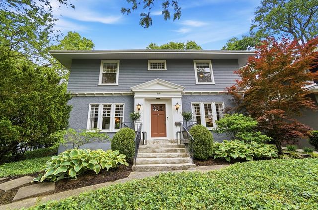 712 Oakwood Avenue, Oakwood, OH 45419