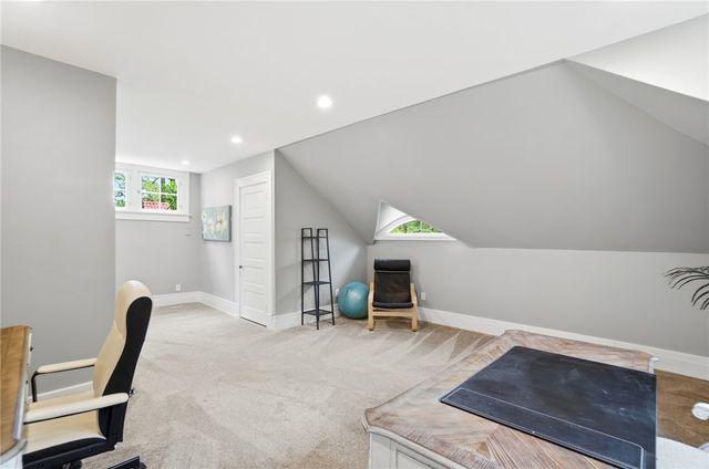 712 Oakwood Avenue, Oakwood, OH 45419