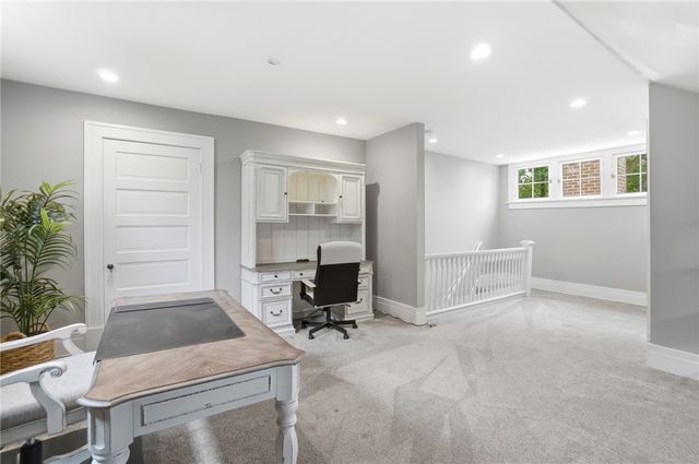 712 Oakwood Avenue, Oakwood, OH 45419