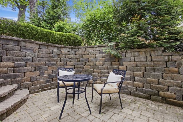 712 Oakwood Avenue, Oakwood, OH 45419