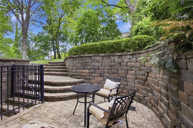 712 Oakwood Avenue, Oakwood, OH 45419