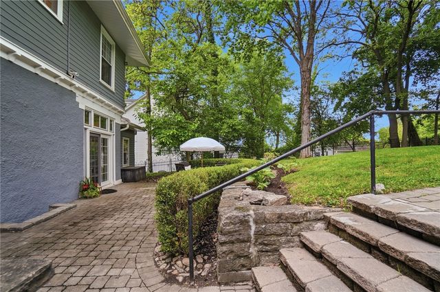 712 Oakwood Avenue, Oakwood, OH 45419