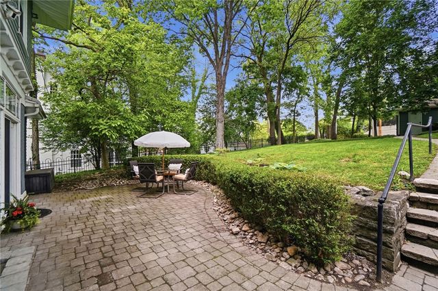 712 Oakwood Avenue, Oakwood, OH 45419