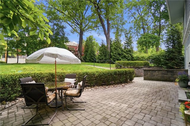 712 Oakwood Avenue, Oakwood, OH 45419