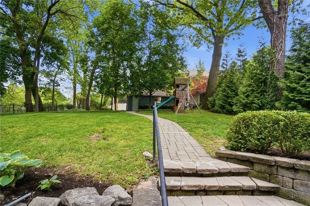 712 Oakwood Avenue, Oakwood, OH 45419