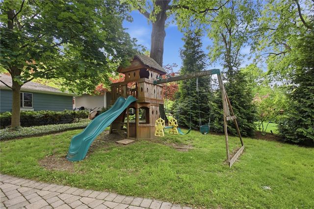 712 Oakwood Avenue, Oakwood, OH 45419
