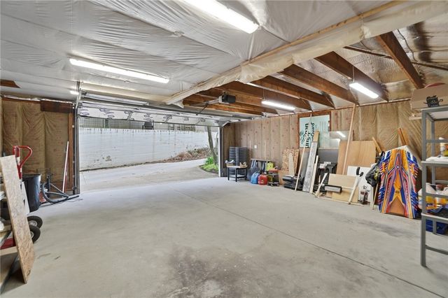 712 Oakwood Avenue, Oakwood, OH 45419