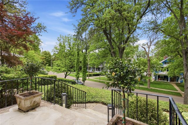 712 Oakwood Avenue, Oakwood, OH 45419