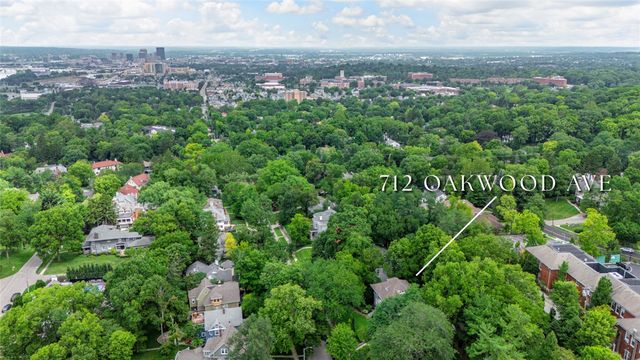 712 Oakwood Avenue, Oakwood, OH 45419