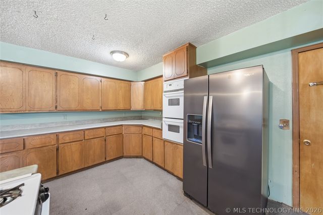 15550 S 4187 Road, Claremore, OK 74017