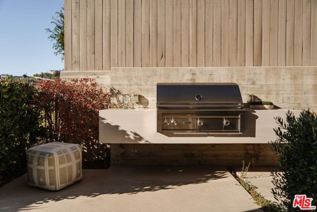 3642 Beverly Ridge Drive, Sherman Oaks, CA 91423
