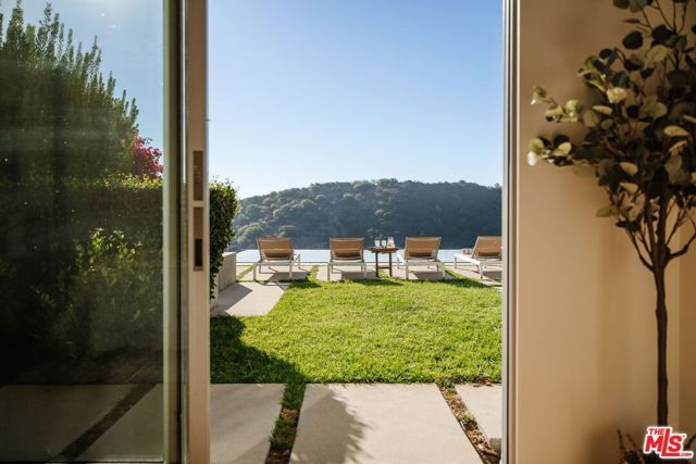 3642 Beverly Ridge Drive, Sherman Oaks, CA 91423