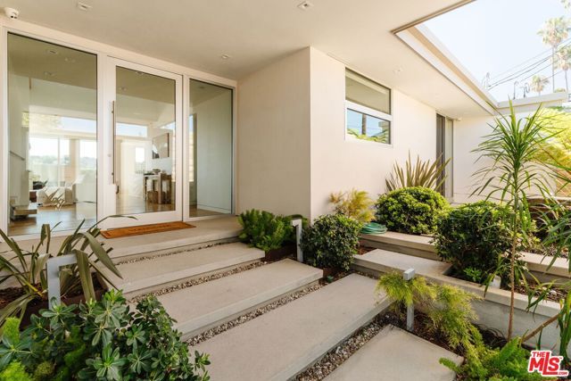 3642 Beverly Ridge Drive, Sherman Oaks, CA 91423