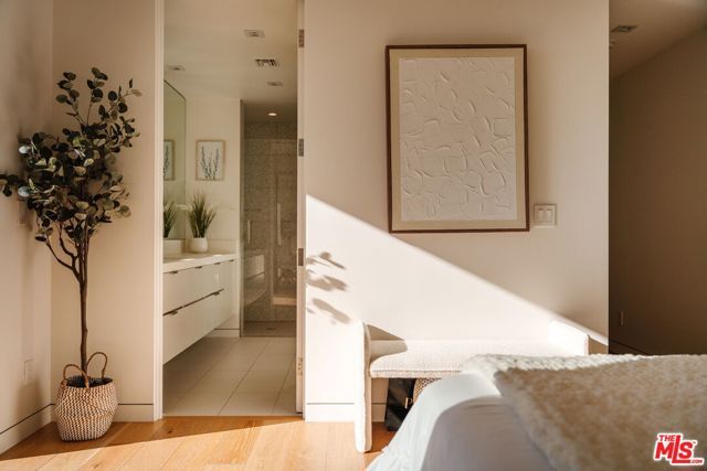 3642 Beverly Ridge Drive, Sherman Oaks, CA 91423